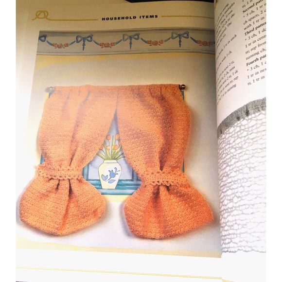 Miniature Crochet Projects in 1/12 Scale by Roz Walters Book Softcover - Picture 14 of 15